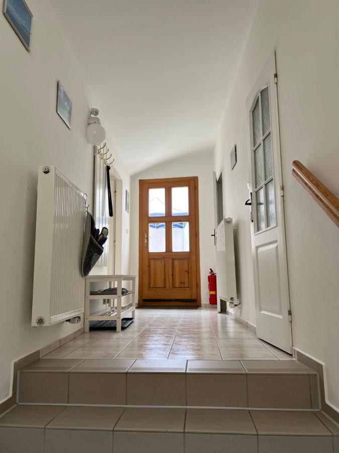 Cely Dum V Historickem Centru Loun Apartment Louny Exterior photo