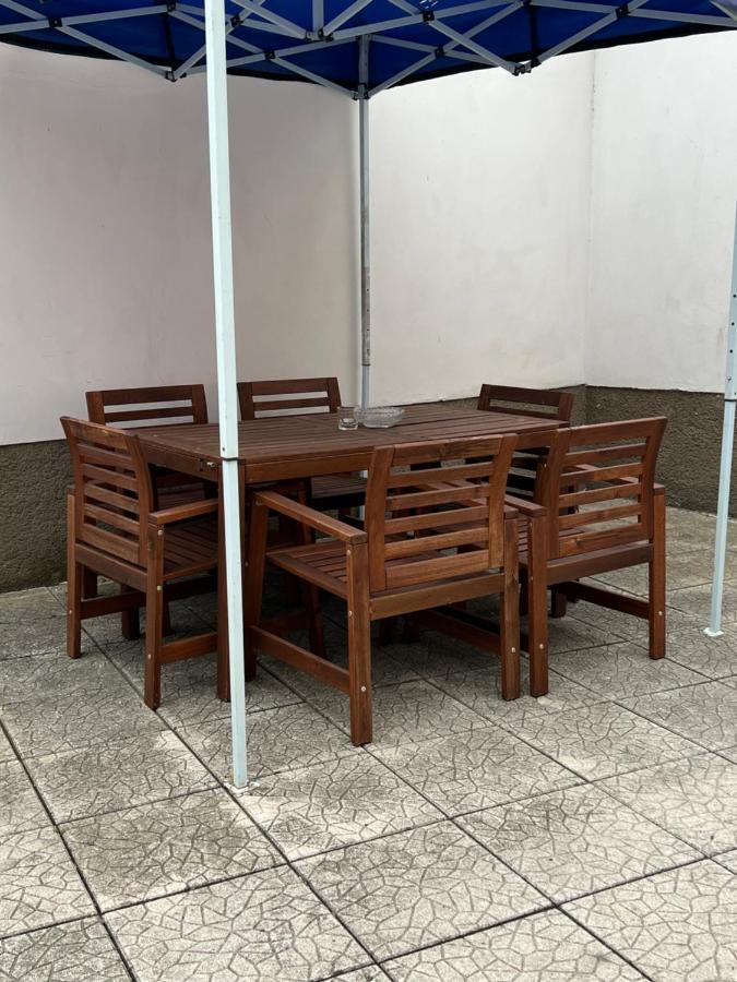 Cely Dum V Historickem Centru Loun Apartment Louny Exterior photo